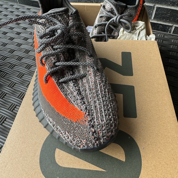 New YZY 350 V2 - Picture 8 of 9